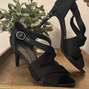 Bandolino Black Strappy Heels